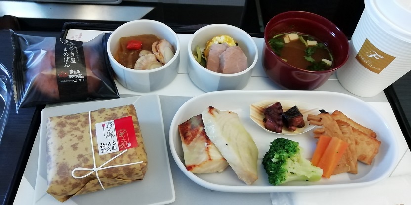 JAL国内線ファーストクラス　機内食