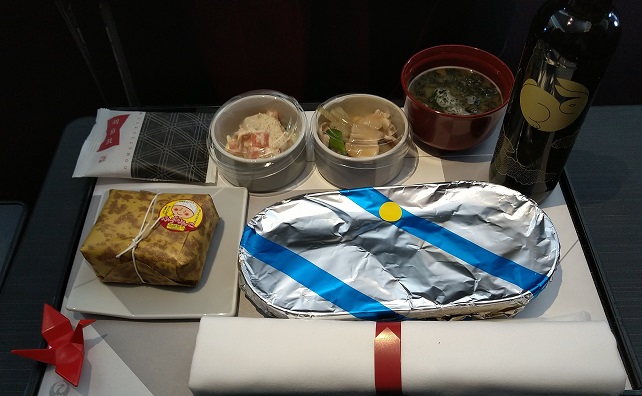 JAL国内線ファーストクラス　機内食　昼食　＆　玉兎　Japan Air line domestic flight first class meal 