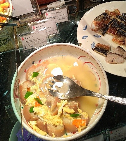 三井ガーデンホテル金沢　能加万菜 万庭　朝食ビュッフェ　くるま麩卵とじ
