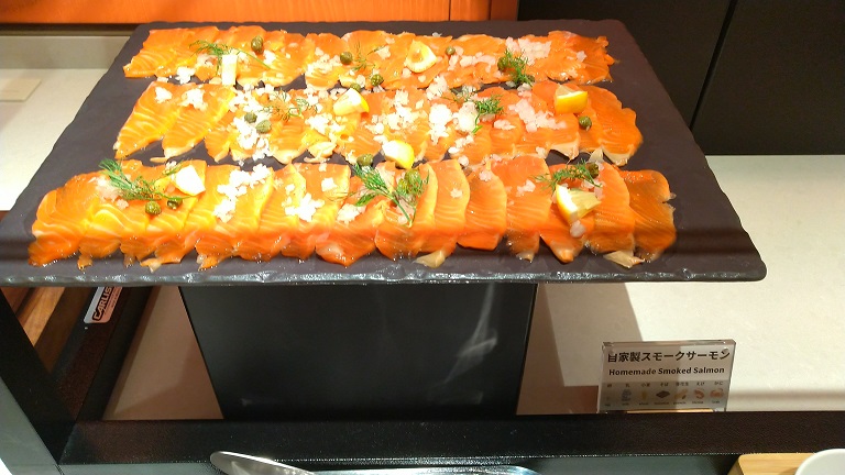 ハイアットプレイス京都　朝食ビュッフェ　自家製スモークサーモン