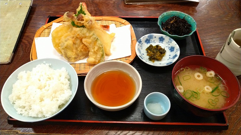 お食事処　明日香 天ぷら盛り合わせ定食　tempura