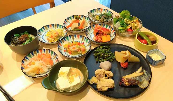 ラ・ジェント・ホテル京都二条　朝食ビュッフェ　おばんざい、湯豆腐、柚子粥、鴨鍋、柚子雑炊