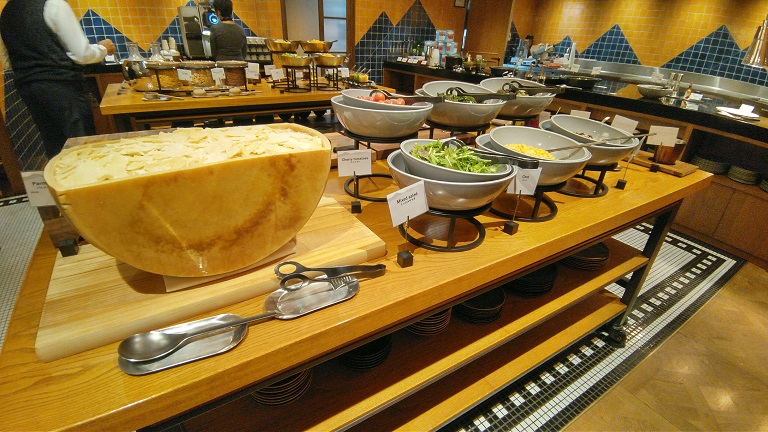 メルキュール飛騨高山、Restaurant & Bar ＜HOBAR＞　Mercure Hida Takayama　朝食ビュッフェ　Break fast buffet
