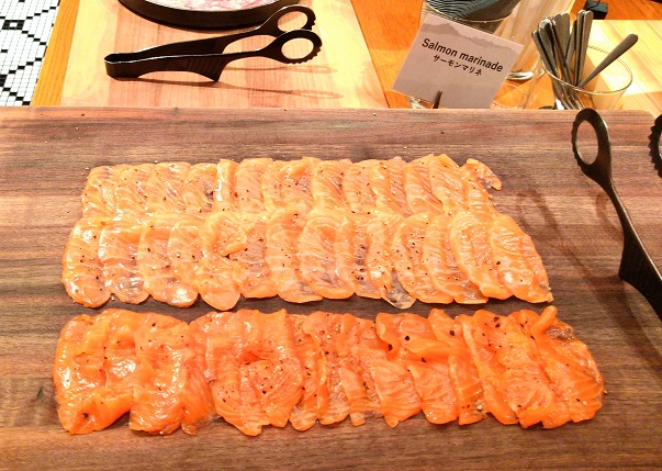 メルキュール飛騨高山、Restaurant & Bar ＜HOBAR＞　Mercure Hida Takayama　朝食ビュッフェ　Break fast buffet　サーモンマリネ／Salmon marinade